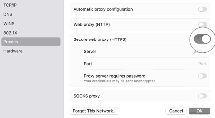 Системные сетевые настройки macOS с открытыми параметрами прокси и полями для адреса и порта / macOS network settings with proxy options and fields for the server address and port